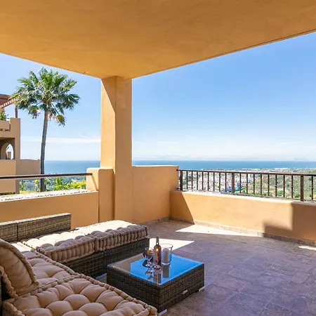 Elegante Piso En Benahavis Con Vista Al Mar Apartment *